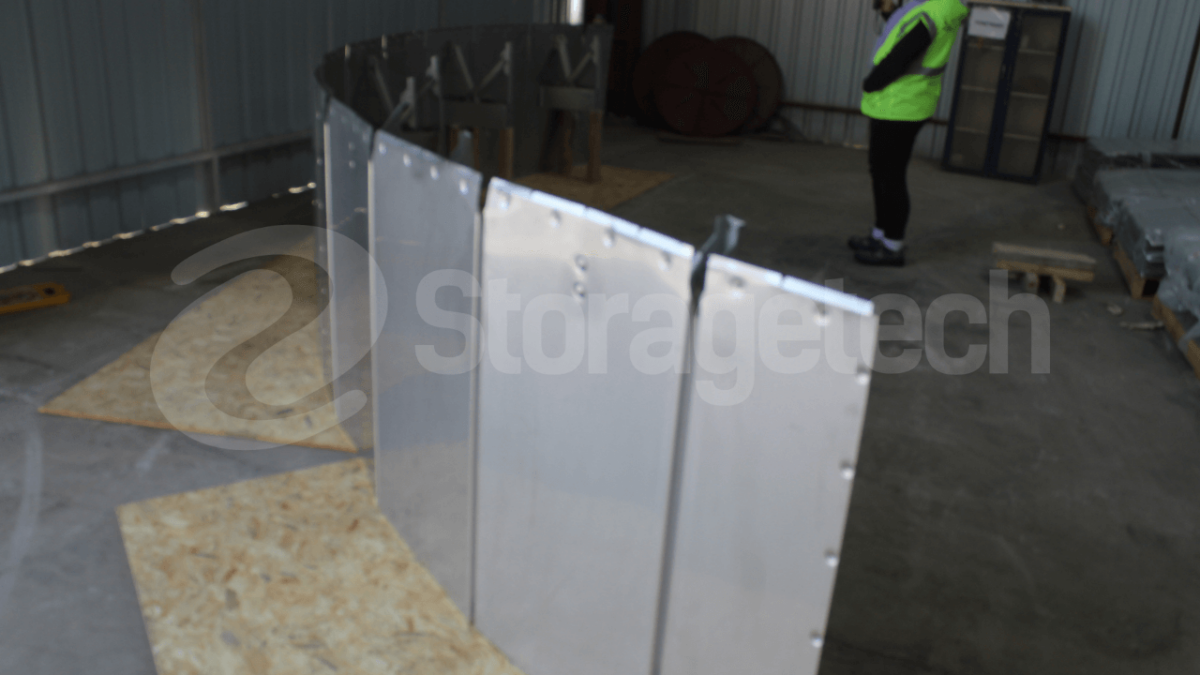 External Floating Roof Vs Internal Floating Roof with Aluminum Dome ...